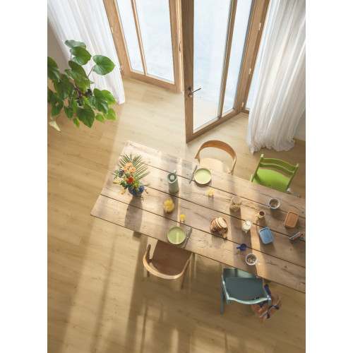 Виниловое покрытие Quick-Step BLOOM Дуб шлифованный медовый AVMPU40318 (5+1мм)