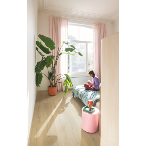 Виниловое покрытие Quick-Step BLOOM Дуб шлифованный бежевый AVMPU40319 (5+1мм)