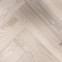 Паркетная доска UNIVERSE Ясень Ваниль (herringbone)